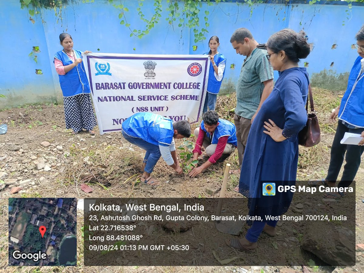 nssbgc_unit's tweet photo. NSS Unit of #Barasat Govt. College organized #Tree Plantation Programme in the college premises on 09.08.2024.

Programme Officer, 7 teachers and 24 volunteers were present in this programme.

@rdnss_kolkata 
@_NSSIndia 
@YASMinistry

#EkPedMaaKeNaam https://t.co/H6fcqw6QdP