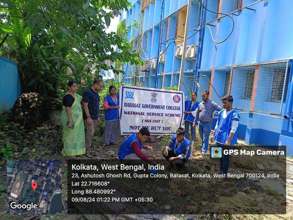 nssbgc_unit's tweet photo. NSS Unit of #Barasat Govt. College organized #Tree Plantation Programme in the college premises on 09.08.2024.

Programme Officer, 7 teachers and 24 volunteers were present in this programme.

@rdnss_kolkata 
@_NSSIndia 
@YASMinistry

#EkPedMaaKeNaam https://t.co/H6fcqw6QdP