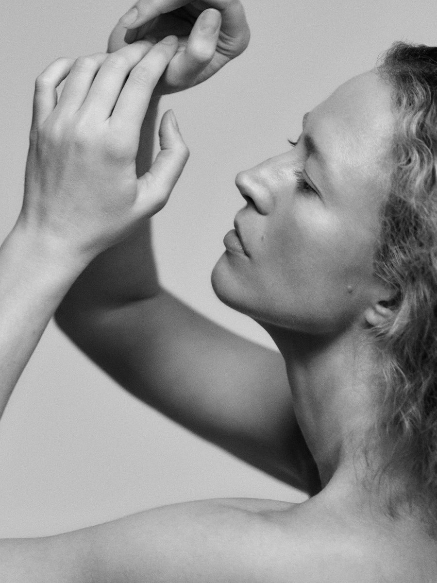 worlds_moda's tweet image. #editorialsWM (2/3)

#VOGUEBRAZIL,
August 2024.
By #ChrisColls

#RaquelZimmermann