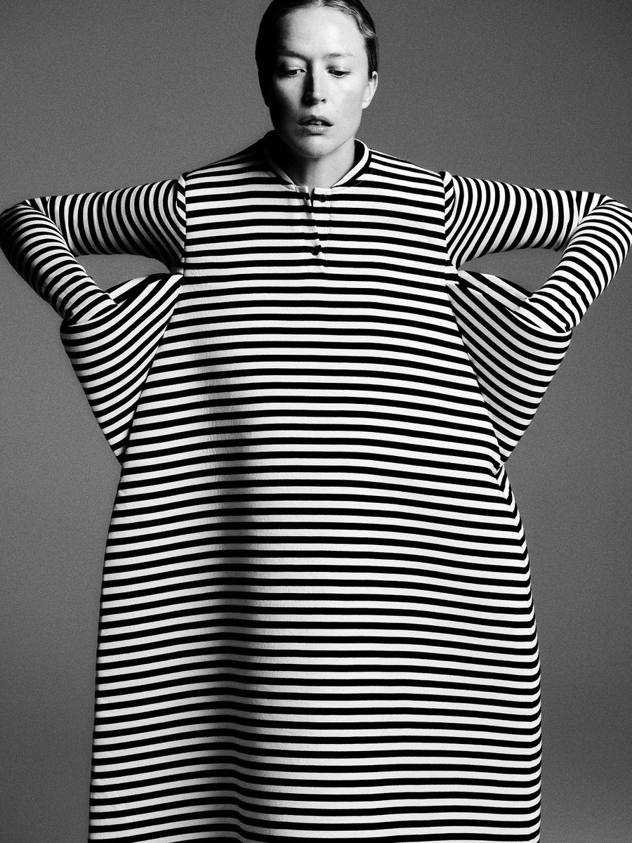 worlds_moda's tweet image. #editorialsWM (2/3)

#VOGUEBRAZIL,
August 2024.
By #ChrisColls

#RaquelZimmermann