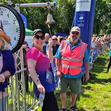 Michelle was diagnosed with #OvarianCancer in 2020. After treatment, today she shows no evidence of disease ❤

To raise life-saving awareness, this is the third year that Michelle has taken part in her local #RaceforLife and we can't thank her enough ✨