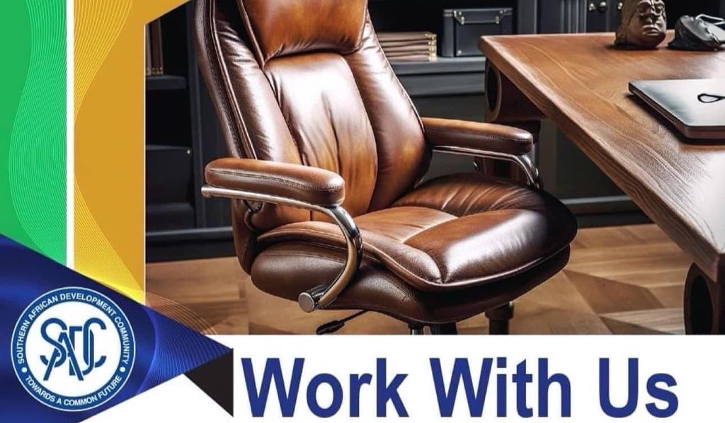 SADC_News's tweet photo. 📣📣📣𝗦𝗔𝗗𝗖 𝗘𝗠𝗣𝗟𝗢𝗬𝗠𝗘𝗡𝗧 𝗢𝗣𝗣𝗢𝗥𝗧𝗨𝗡𝗜𝗧𝗬 

7 VACANCY ANNOUNCEMENTS 

The Secretariat is currently recruiting for various positions to enhance its capacity to deliver on its mandate. The Secretariat is therefore inviting suitably qualified and experienced citizens of SADC to apply for the following positions:

✅Procurement Officer
✅Mediation and Peace building Officer
✅Monitoring, Evaluation and Reporting Officer
✅Assistant Finance Officer x2
✅Secretary
✅Accounts Assistance-SPGRC

The job adverts can be accessed on the SADC website on links ⬇️ 

https://t.co/D2h8FYTLmi

https://t.co/qgRiFhgNk0

https://t.co/DCh33pShib

For more information on SADC follow us on these platforms:

Website: https://t.co/jwVPo99s6Z 
Youtube: @SADCnews
Facebook: @SADC
X(formerly Twitter): @SADC_News
Linkedin: Southern African Development Community (SADC)
Instagram: @SADC