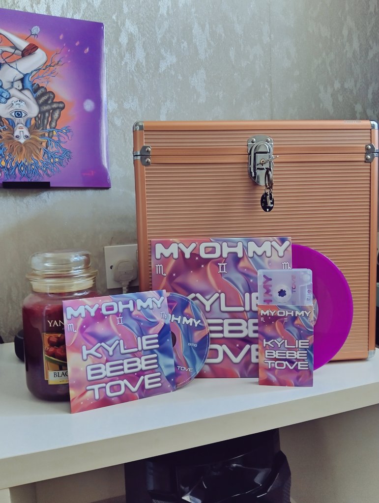 k25mark87's tweet image. Today's arrival 💜 ♊ ♏ ♍ #Kylie #beberexha #tovelo My Oh My @kylieminogue @BebeRexha @ToveLo