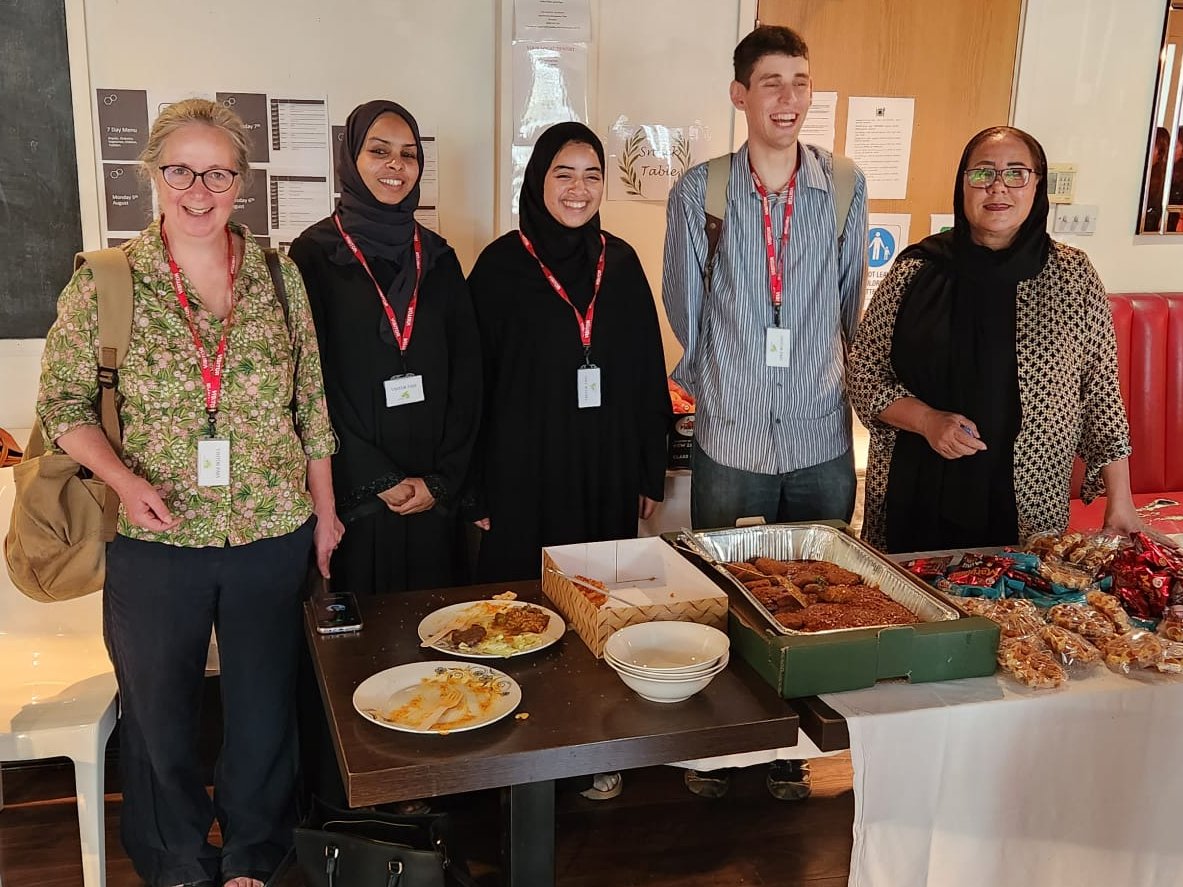 North London Citizens (@nlondoncitizens) on Twitter photo We went down to a Barnet Hotel today with <a href="/infoSBWA/">SBWA</a> & <a href="/finchleyprog/">Finchley Progressive</a> to share lunch with our friends seeking asylum, and show our solidarity!
So proud of how our community has responded!
Huge appreciation for all who donated and made this possible. Especially <a href="/NCGateway/">New Citizens' Gateway</a>! We went down to a Barnet Hotel today with <a href="/infoSBWA/">SBWA</a> & <a href="/finchleyprog/">Finchley Progressive</a> to share lunch with our friends seeking asylum, and show our solidarity!
So proud of how our community has responded!
Huge appreciation for all who donated and made this possible. Especially <a href="/NCGateway/">New Citizens' Gateway</a>!
