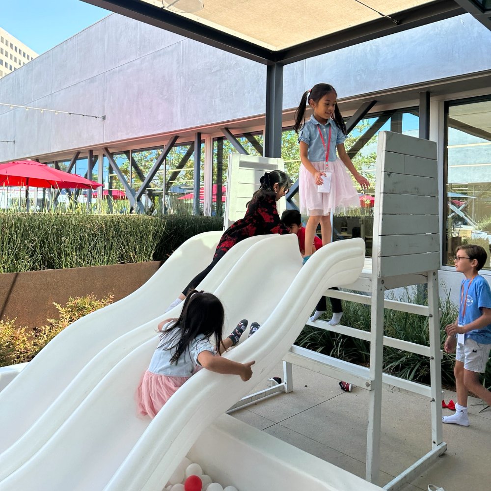 viant_tech's tweet photo. Our Irvine, Chicago &amp; Minneapolis offices had a fun-filled time bringing their families and friends to work this week. Thank you for making our offices even brighter! #TeamViant https://t.co/POJowUPd5F