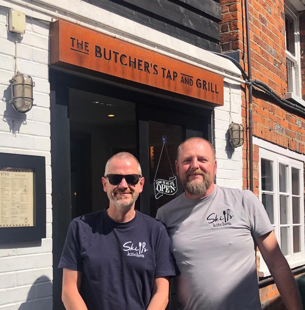 SkillsKitchen22's tweet photo. From Saltaire to Marlow!
James and Simon's Skills Kitchen adventure continues 🍔👀 https://t.co/onO0dNU4WR