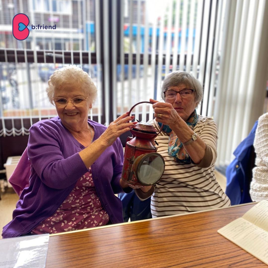 b:friend (@_bfriend) on Twitter photo Our #Dearne & #Mexborough Social Clubs loved the #MuseumInABox session on Transport 🚂 We handled cool objects like an old bike horn, bus ticket clippers, and a heavy signal light🚦and learnt about transport history🛤️. <a href="/DanumGLAM/">Danum Gallery, Library and Museum</a> <a href="/BarnsleyMuseums/">Barnsley Museums</a> <a href="/Aimuseums/">AIM</a> <a href="/DearneAreaTeam/">Barnsley Dearne Area Team</a> Our #Dearne & #Mexborough Social Clubs loved the #MuseumInABox session on Transport 🚂 We handled cool objects like an old bike horn, bus ticket clippers, and a heavy signal light🚦and learnt about transport history🛤️. <a href="/DanumGLAM/">Danum Gallery, Library and Museum</a> <a href="/BarnsleyMuseums/">Barnsley Museums</a> <a href="/Aimuseums/">AIM</a> <a href="/DearneAreaTeam/">Barnsley Dearne Area Team</a>