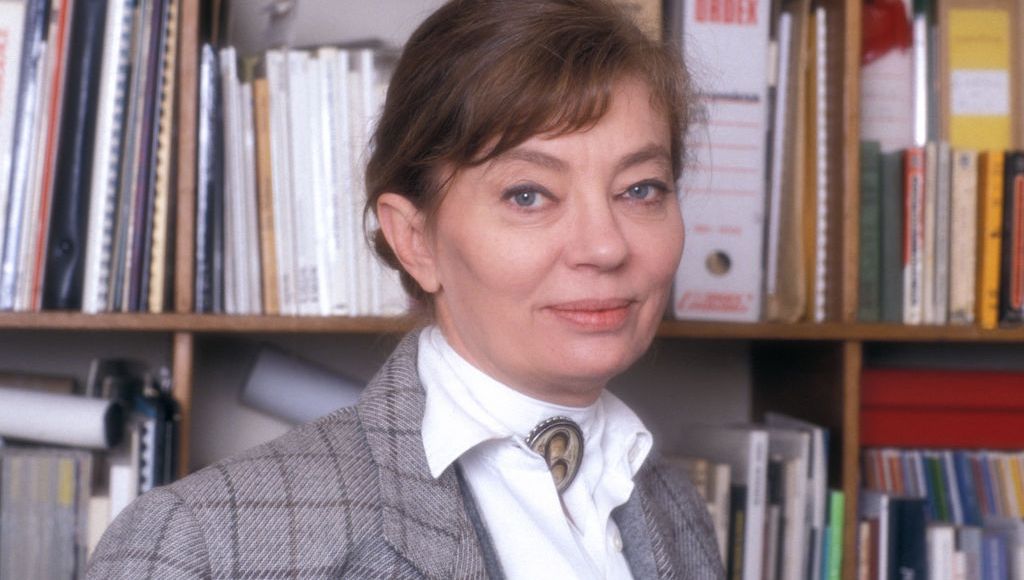 Adiós a la impresionante Margaret Ménégoz, productora a quien le debemos gloriosos Éric Rohmer como EL RAYO VERDE; LAS NOCHES DE LA LUNA LLENA; LA MUJER DEL AVIADOR; EL AMIGO DE MI AMIGA; PERCEVAL LE GALLOIS; PAULINE EN LA PLAYA; los cuatro maravillosos CUENTOS estacionales...