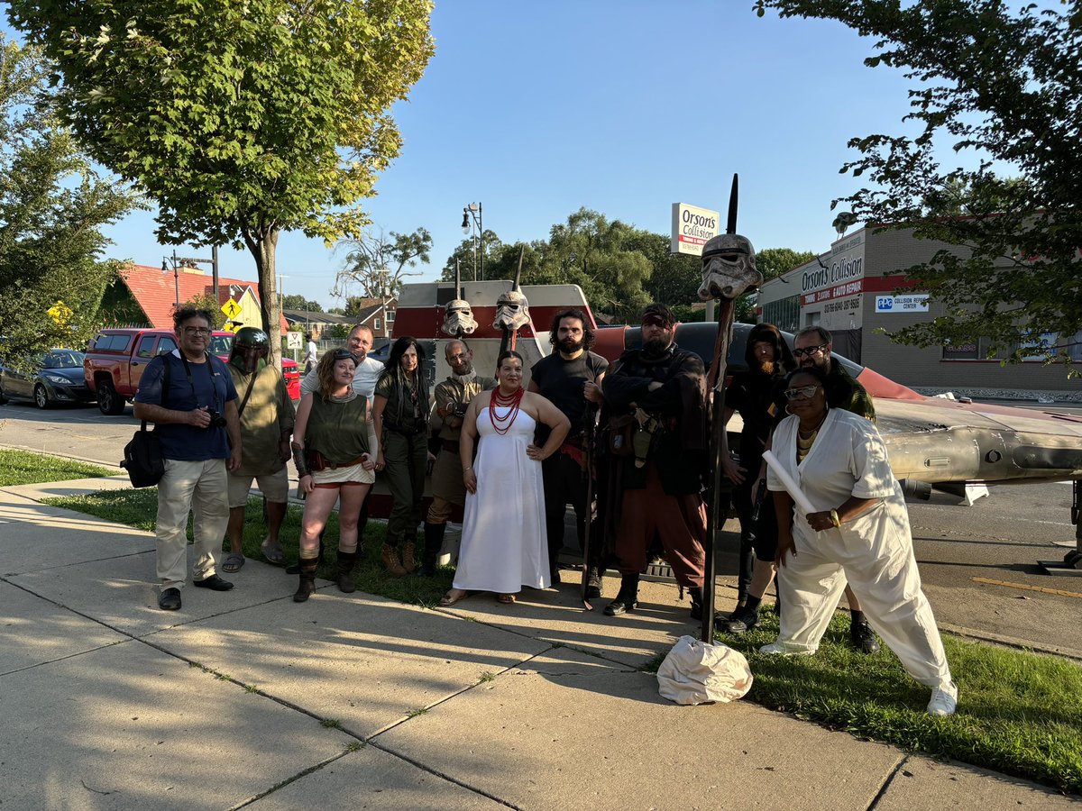 Had an incredible time at the opening of "Return of the Start: A Star Wars Group Exhibition" at <a href="/norwestgallery/">Asia Hamilton</a> in Detroit!  A true celebration of the complex Star Wars universe. 

This was a true dream come true! 

#returntothestart #norwestgallery #fandomunbound <a href="/starwars/">Star Wars</a>