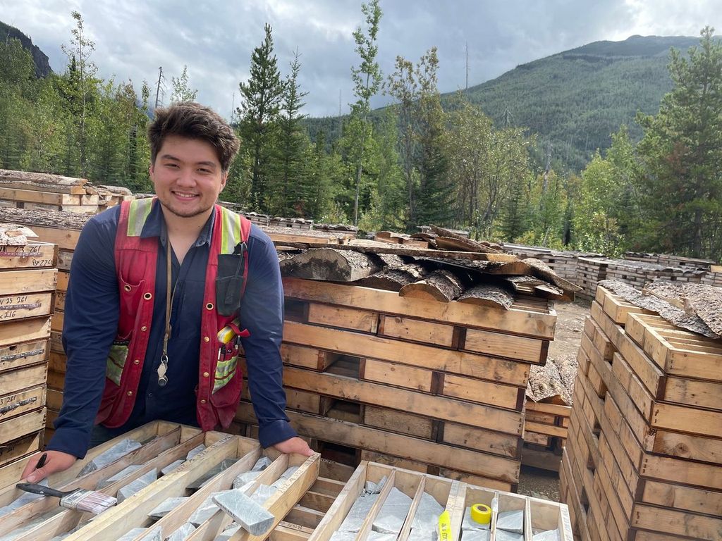 brixtonmetals's tweet photo. Here’s a glimpse of our dedicated team hard at work in the field at the Thorn Project!
Their passion and commitment drive our exploration efforts every day.
$BBB $BBBXF #Copper #Gold #Silver #ThornProject https://t.co/2ZGSISSQ0K