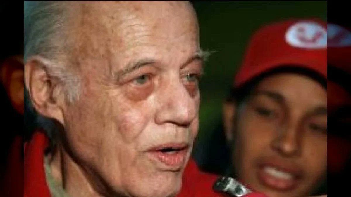 Inspectores Socialistas Zulia (@cispzulia) on Twitter photo Tal día como hoy #9Agos de 1935 nace Alberto Müller Rojas, maestro del pensamiento crítico, rebelde y transformador, conocido por su ímpetu de alto rango militar, su ejemplar fermento revolucionario en la historia marcó su huella en la FANB.
<a href="/NicolasMaduro/">Nicolás Maduro</a>
<a href="/ACoronadoVzla/">Anibal Eduardo Coronado Millán</a> Tal día como hoy #9Agos de 1935 nace Alberto Müller Rojas, maestro del pensamiento crítico, rebelde y transformador, conocido por su ímpetu de alto rango militar, su ejemplar fermento revolucionario en la historia marcó su huella en la FANB.
<a href="/NicolasMaduro/">Nicolás Maduro</a>
<a href="/ACoronadoVzla/">Anibal Eduardo Coronado Millán</a>