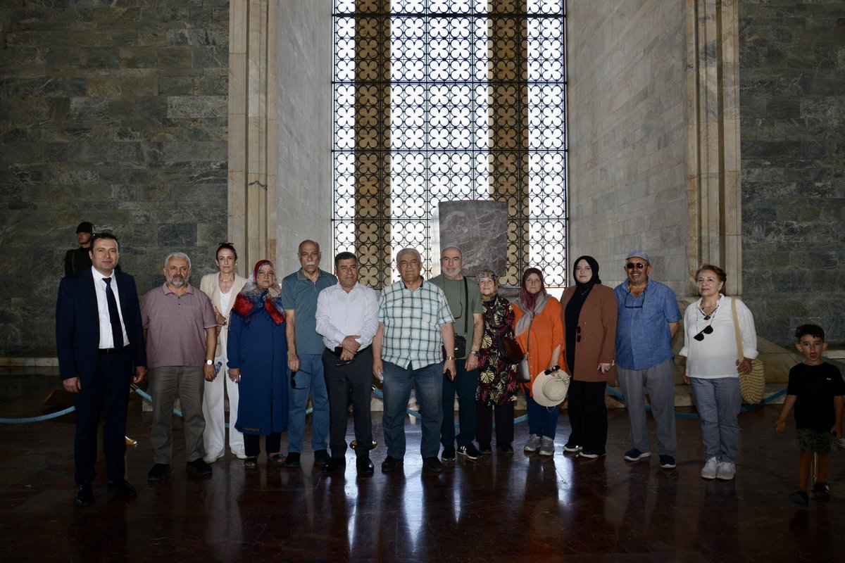 AnkaraSgkilmd's tweet photo. 2024 Emekliler Yılı kapsamında Beşevler Kız Öğrenci Yurdunda konaklayan emeklilerimiz ile Ankara Şehir Gezisi yapılmıştır. (4.Dönem-Anıtkabir)
#2024emeklileryılı https://t.co/YnNYqVXxFi