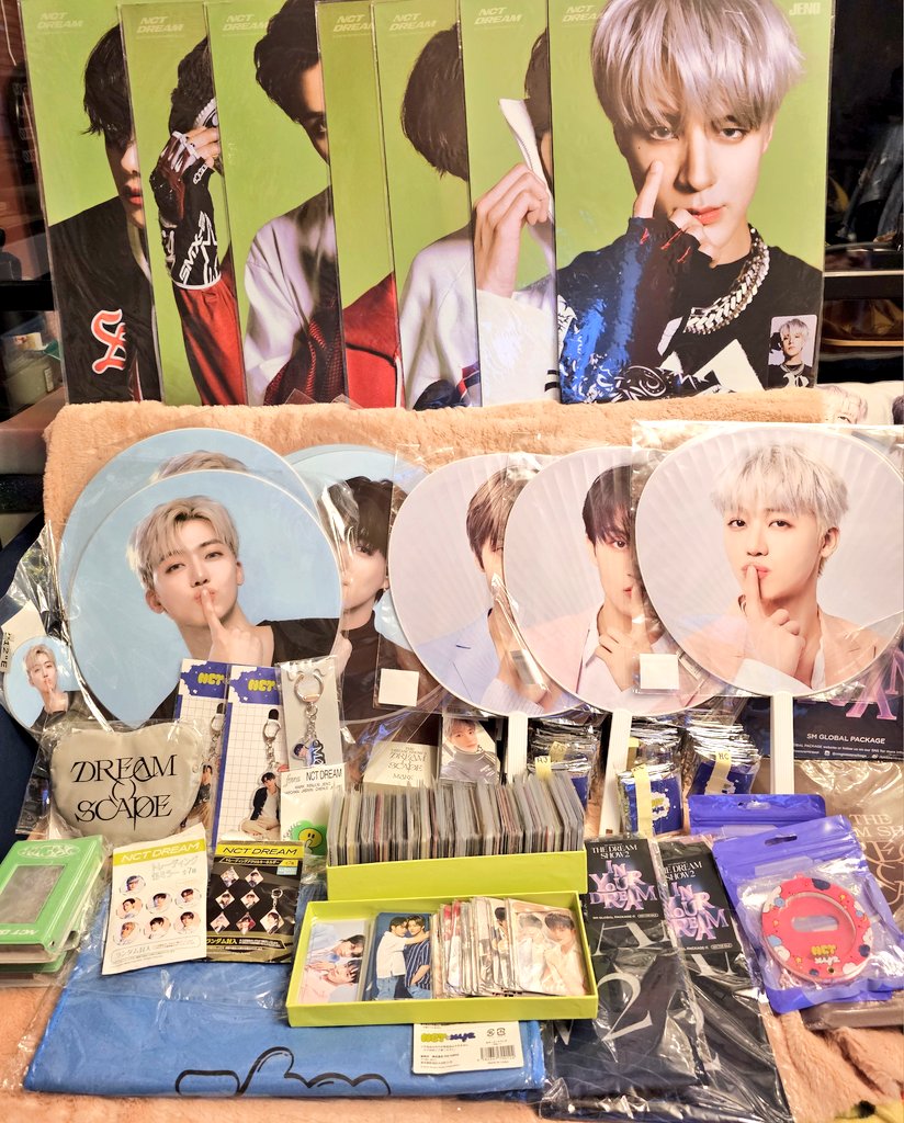 thetitakart's tweet photo. ✨️TDS3 IN MANILA SPECIAL SALE✨️
FOR MEET UP ONLY
DAY 1 &amp; 2
Location tba

With free official merch for every purchase

See thread for available items

#titakart_have
WTS LFB PH NCT DREAM MARK RENJUN JENO HAECHAN JAEMIN CHENLE JISUNG https://t.co/ICX7UUfi5h