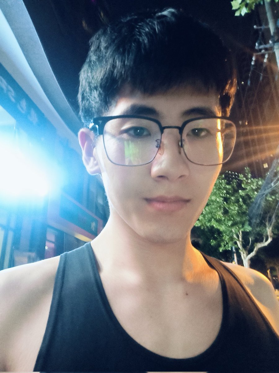 yong200199's tweet photo. 更新 #OOTD #男大 #男大学生 #健身 https://t.co/qe0r4hHEgs