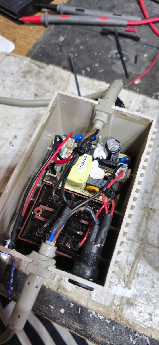 CommodoreLad's tweet image. Shameless advertising coming up. I had some busted 64 psus which I get innards out of. I then fit brand spanky new innards to make them back into 64 psus again. They come with a &quot;No Nuke&quot; guarantee. (ish). External replaceable fuse and a little &quot;I&apos;m on&quot; LED. DM me if…