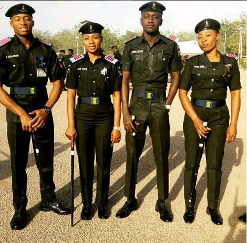 thepharmwriter's tweet photo. Day 9/31
Today you're a police man/woman. What do you do?
Let's write.
P:S: I own none of the pictures being used here, all are free downloads off the internet✨
#AugustWritingPrompts https://t.co/hA57RdtGA9