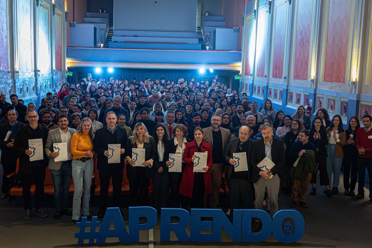 MuniCba's tweet photo. 🙋🙋‍♀️ El programa "Aprendo" ya cuenta con más de 200 inscripciones para realizar estos acompañamientos pedagógicos, que funcionarán en 14 puntos de la ciudad y en 21 horarios diferenciados, elegidos en función de la cercanía y disponibilidad horaria de los beneficiarios. https://t.co/FUPrhg4ofK