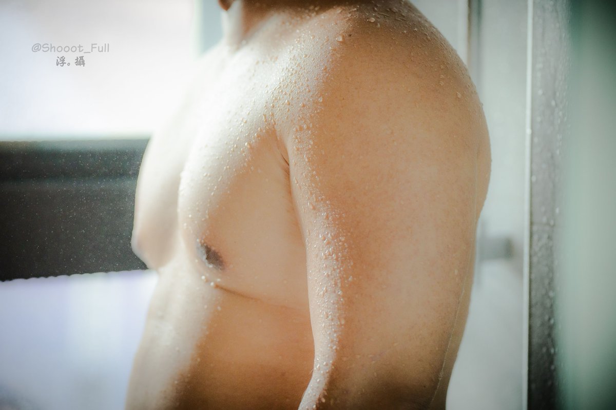 這兩天ig好多奶照可看啊
趕快來跟風一下
人物：<a href="/TTMMOOO2/">轟隆隆大岩蛇</a>