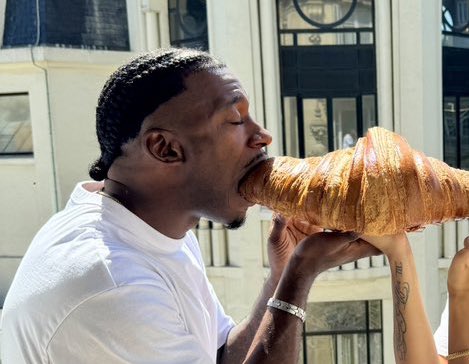 BuffaloKL's tweet image. RG3 whenever Lamar Jackson is the topic.