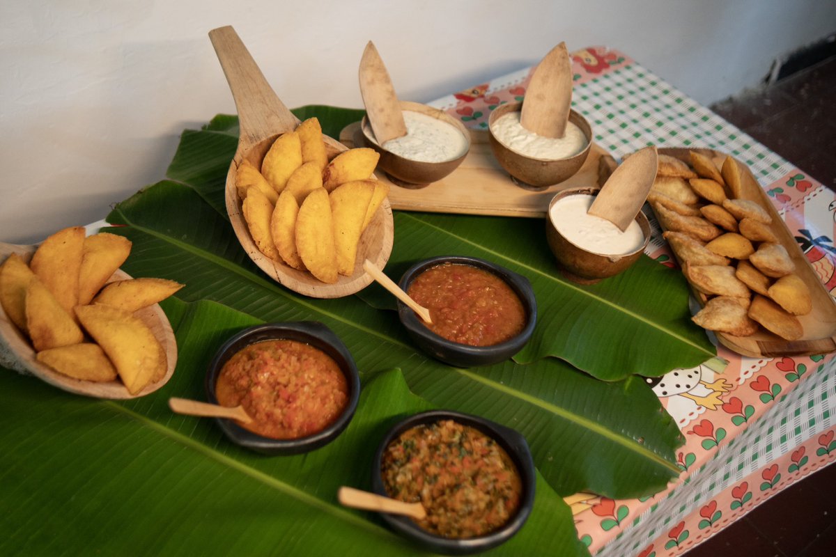 En “Colombia, despensa y cocina de tradición”, un proyecto liderado por la Consejería Presidencial para la Reconciliación Nacional (<a href="/ReconciliaCol/">Consejería para la Reconciliación Nacional</a>), nuestros beneficiarios y beneficiarias, se sienten felices de aprender técnicas de cocina, que le ayudarán en sus emprendimientos.