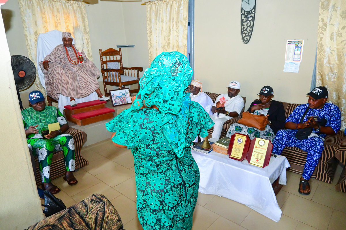 bigmorsh's tweet photo. HAM Volunteer campaign train for Ayedatiwa takes campaign to Ifore Community. 

HAM Volunteers,foremost support group of Hon Abiola Peter Makinde,led by its convener, Hon Niyi Adeyosoye took campaign to Ifore community in Ondo. 

The entourage was received him Eki of Ifore, Oba Raymond Akinyele. While receiving them, the king told  them that they were naturally disposed to rallying support for His Excellency Lucky Orimisan Ayedatiwa because of the great antecedents of Hon Abiola Peter Makinde, Member representing Ondo East/West Federal Constituency. He prayed fervently for Ayedatiwa, praying for wisdom for Mr Governor to be able to steer the affairs of the state beyond 2025. 

Also commenting, the Eki of Ifore reminded them that Hon Makinde in recent memory provided portable water to the community and also helped to rehabilitate their road and that they were immensely grateful to the Ranking Reps Member for his genuine love for the community. 

While responding, Hon. Niyi Adeyosoye, LA1 to Hon Makinde thanked the Eki of Ifore and appreciated him for having them. He also used the opportunity to harp on the need to mobilize massively for His Excellency Lucky Orimisan Ayedatiwa. 

Alli Moshood for HAM Volunteers 
August 9,2024.