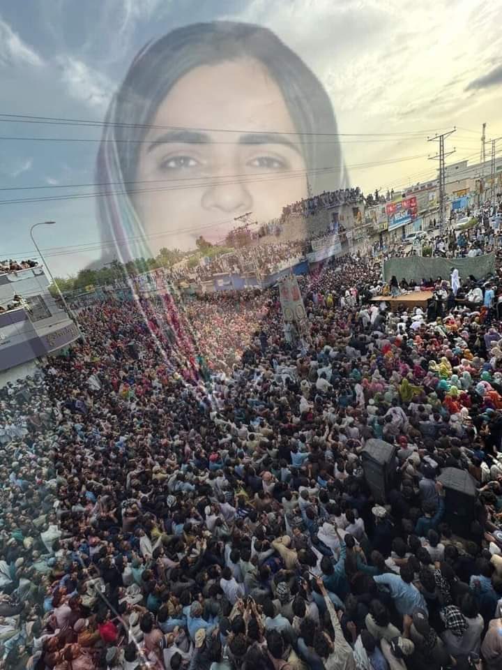 zehrijournalist's tweet photo. Godi Mahrang with her people. ❤️ https://t.co/7o5EJBNHDX