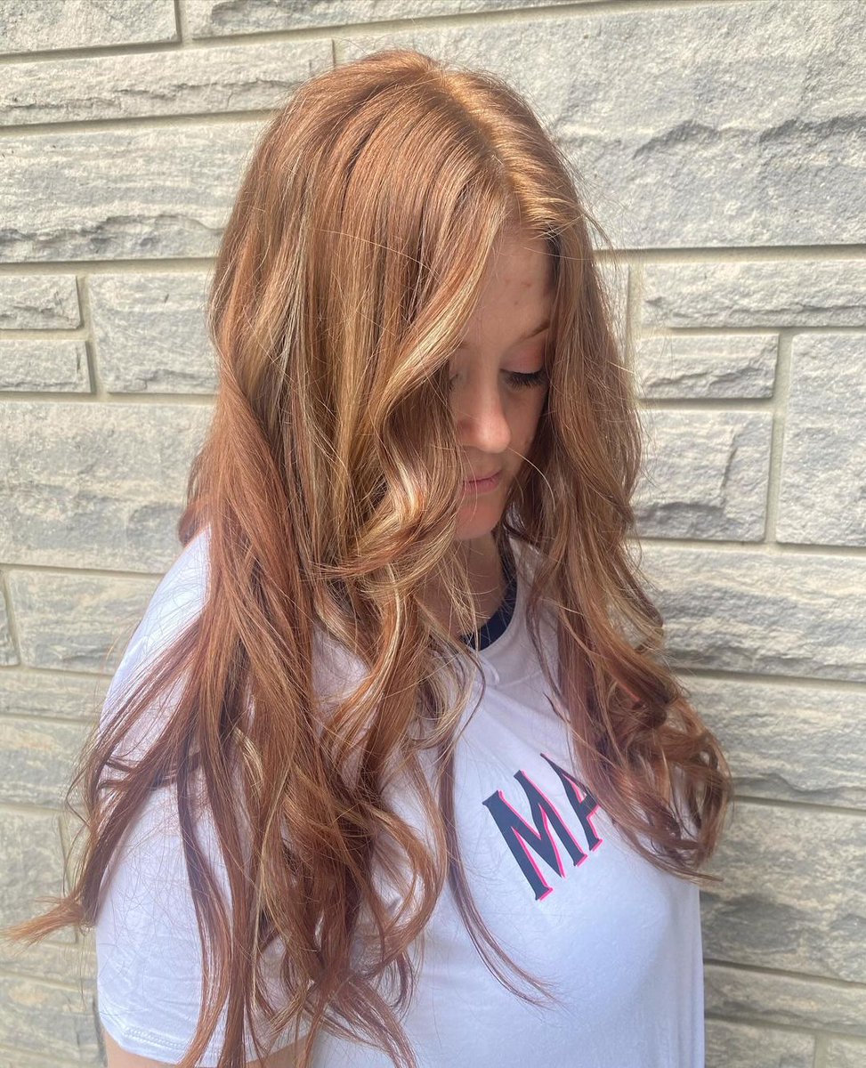 FirstChoiceHair's tweet image. Stunning red hues with a pop of blonde!  ♥️