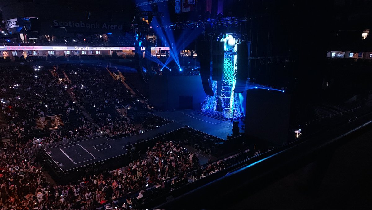 AnnaSong24's tweet photo. My 2nd Ateez concert is by far the best concert I've been to. 
If y'all ever wanna see 'em, do it. You won't regret it. https://t.co/aOcbxIQC4n