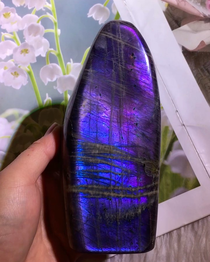 Beautiful purple Labradorite

Photo: superseven.cn

#minerals