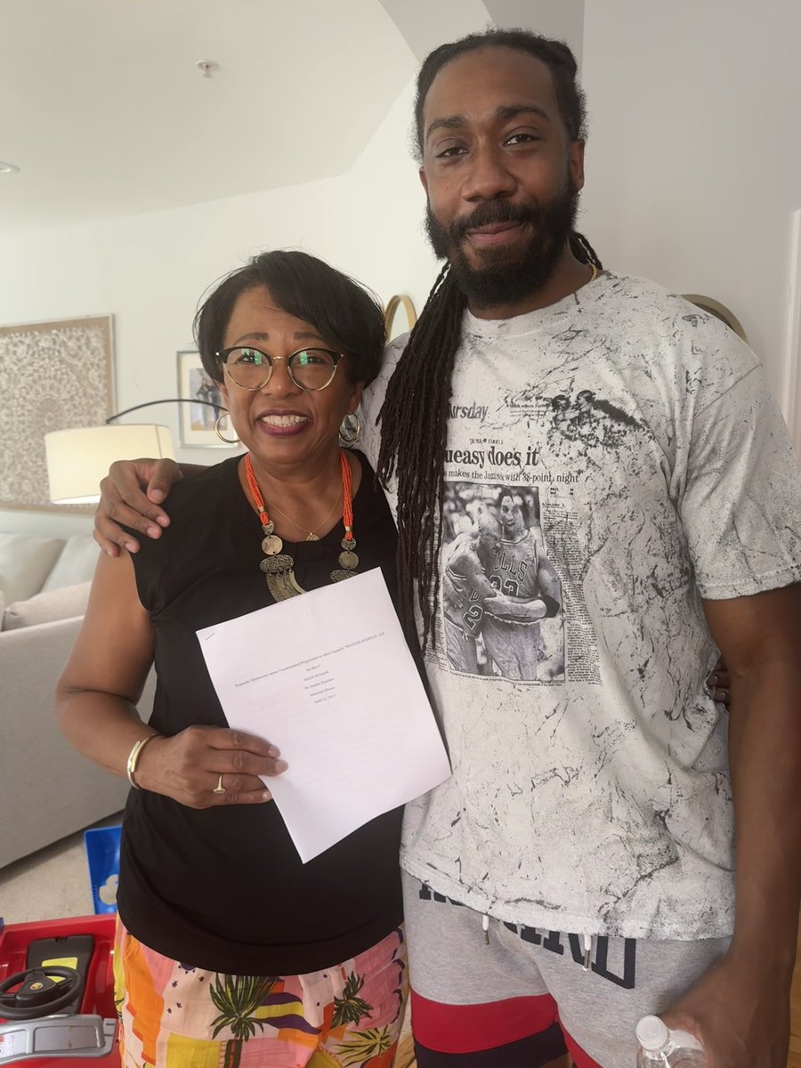 SandraShannon_'s tweet photo. Chance reunion with former student who brought his 11 year-old essay on Athol Fugard to my 3 year-old great nephew's birthday party?  Still thinks he deserves higher grade. Re-graded it onsite and gave it an A+  We parted friends! He now teaches at Howard University's Law School! https://t.co/aWggxqhG1y