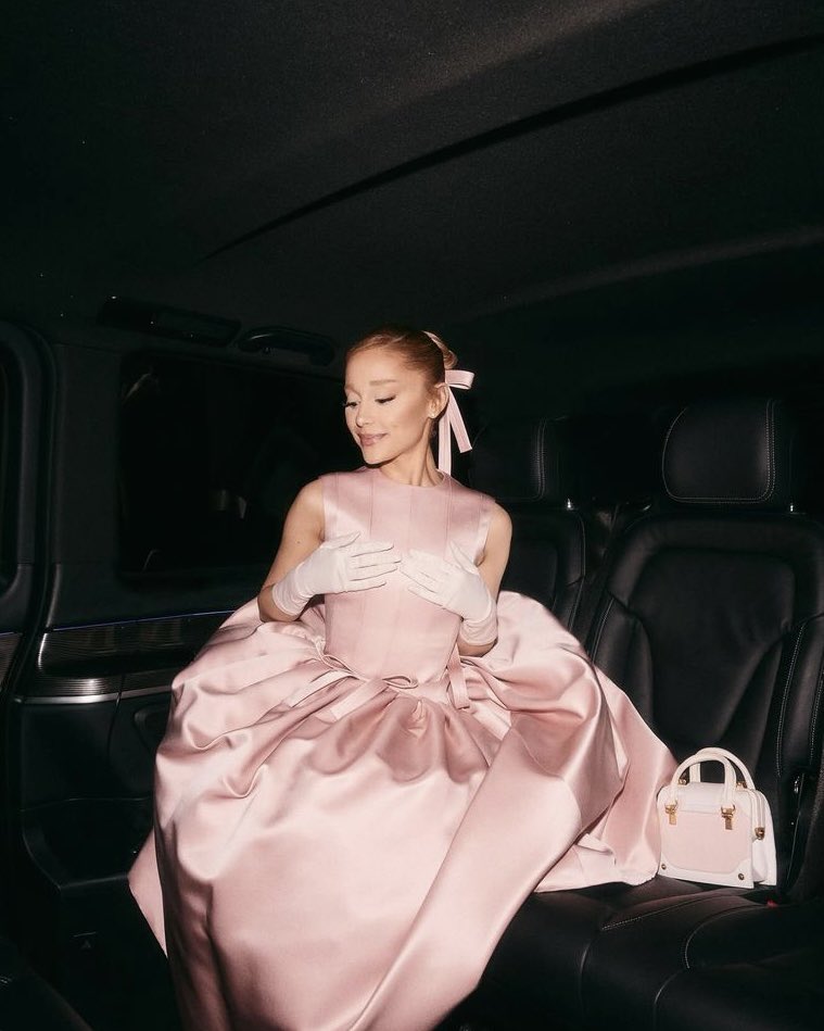 Snowhitcs's tweet image. pink &amp;amp; ribbon🎀