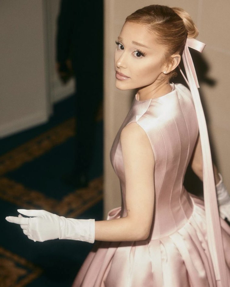 Snowhitcs's tweet image. pink &amp;amp; ribbon🎀