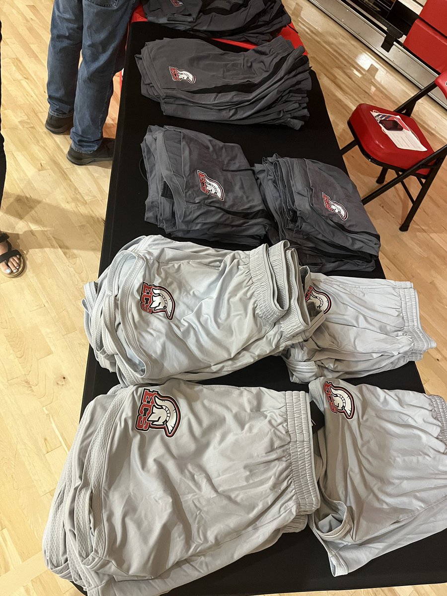 CoachHarris_'s tweet image. A great day to welcome back all of our coaches and athletic staff for the 2024-2025 school year! We had a great meeting where we discussed expectations for this upcoming season. For the Sentinels #PaintItRed #4Him4Them