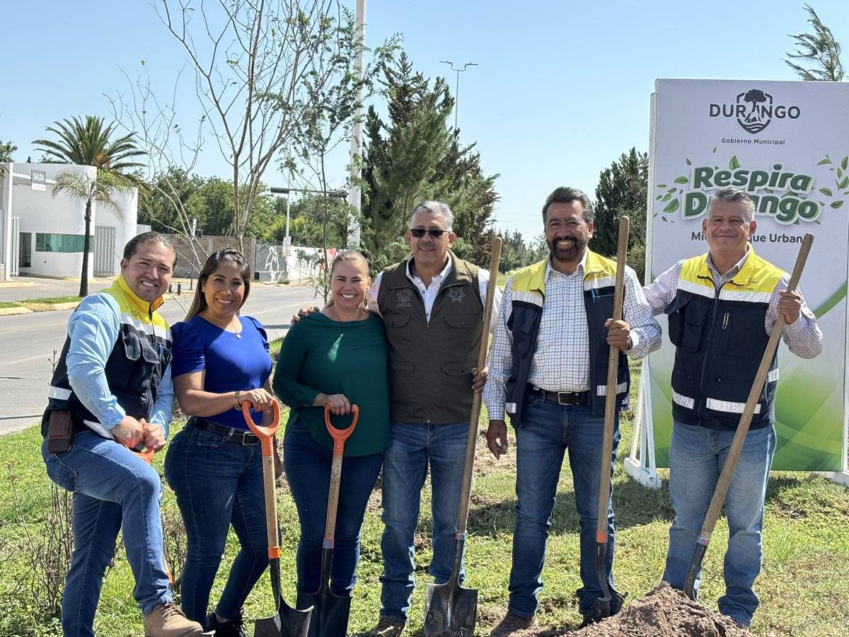 Isabel_Onti_'s tweet photo. Hoy asistí a la creación de un nuevo Microbosque en nuestro municipio. El Gobierno del Alcalde @josejoseantonio impulsa los espacios verdes para un futuro más sostenible #Microbosques #EspaciosVerdes #Sostenibilidad 🌳✅ https://t.co/7QWfitrkXP