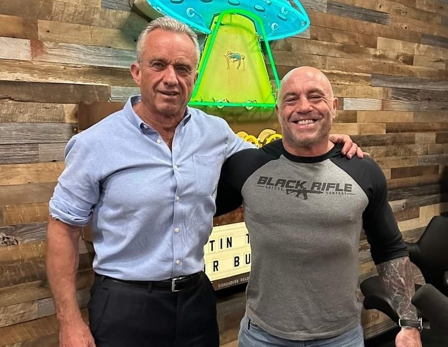 dimeth_de's tweet photo. Podcast host Joe Rogan criticized the UK's Online Safety Act, comparing it to Soviet-era communism, sparking debate on free speech and government control in the digital age. https://t.co/dfhwWdGfbe