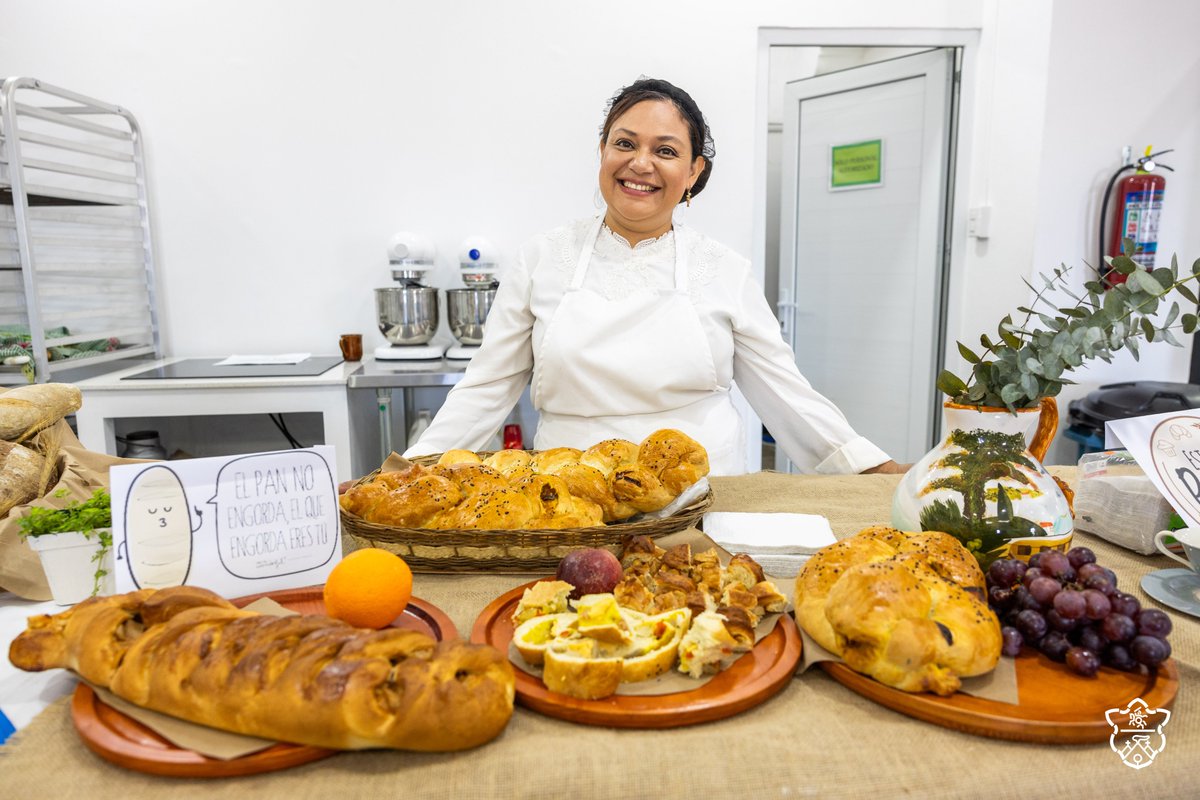MuniAntiguaGt's tweet photo. 👩‍🍳👨‍🍳 En el curso de Panadería Básica del Centro de Formación Técnica Municipal, los estudiantes aprenden los principios de este oficio. Felicitamos su dedicación y crecimiento. ¡Orgullosos de ustedes! Síguenos para más info sobre futuros cursos. #CFTM #LaAntiguaComoNuncaAntes https://t.co/rNjlofJ3kj