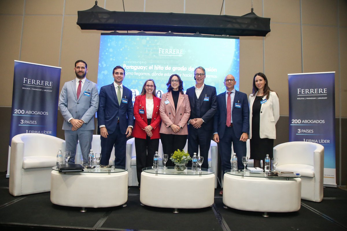 cpa_ferrere's tweet photo. #PARAGUAY
Realizamos el conversatorio “Paraguay: el hito de grado de inversión”, con un panel integrado por @liacaba, @stellaguillenpy, Per Olofsson y @AlfonsoCapurro, la moderación de @c_vasconsellos, @Veroflm y la presentación de Carlos Codas.

👉 https://t.co/Ia35cPq3Y9 https://t.co/BYeiCTRtmF
