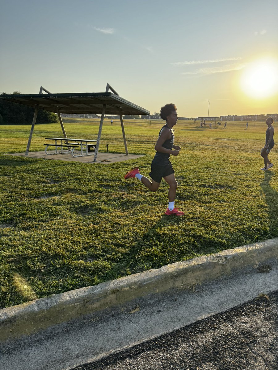 We got in some great work this morning at Long Branch Park! Shoutout to Killeen High and Shoemaker Cross Country for coming out and helping us compete. One week until our first race 🏃🏽‍♂️🏃🏽‍♀️

#BobcatPRIDE #SicEmCats #MaxEffort <a href="/KilleenISD_/">KISD Sports</a> <a href="/l4for4/">Lanny Williams</a> <a href="/coachmac505/">Tyrell Mccrea</a> <a href="/ChapHSBobcats/">Chaparral High School Athletics</a>