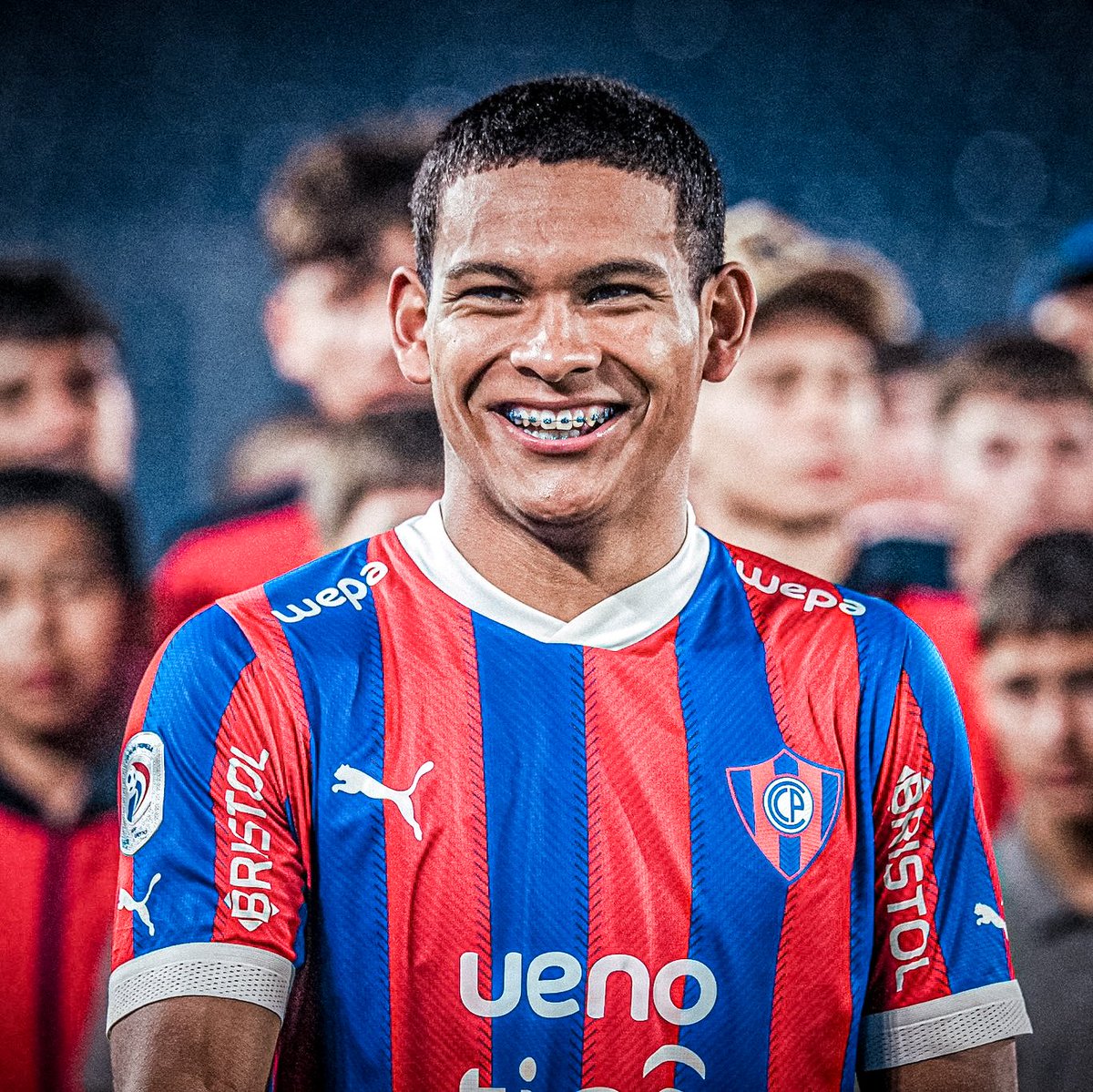 Insólito lo de la Asociación de Técnicos de Fútbol del Paraguay. En la publicación hecha por <a href="/CopaDePrimera/">Copa de Primera APF</a>, eligieron a Diego León (Cerro Porteño) como mejor jugador del pasado mes de julio.

😅🇵🇾 Se les pasó el dato que recién debutó el 01 de agosto.