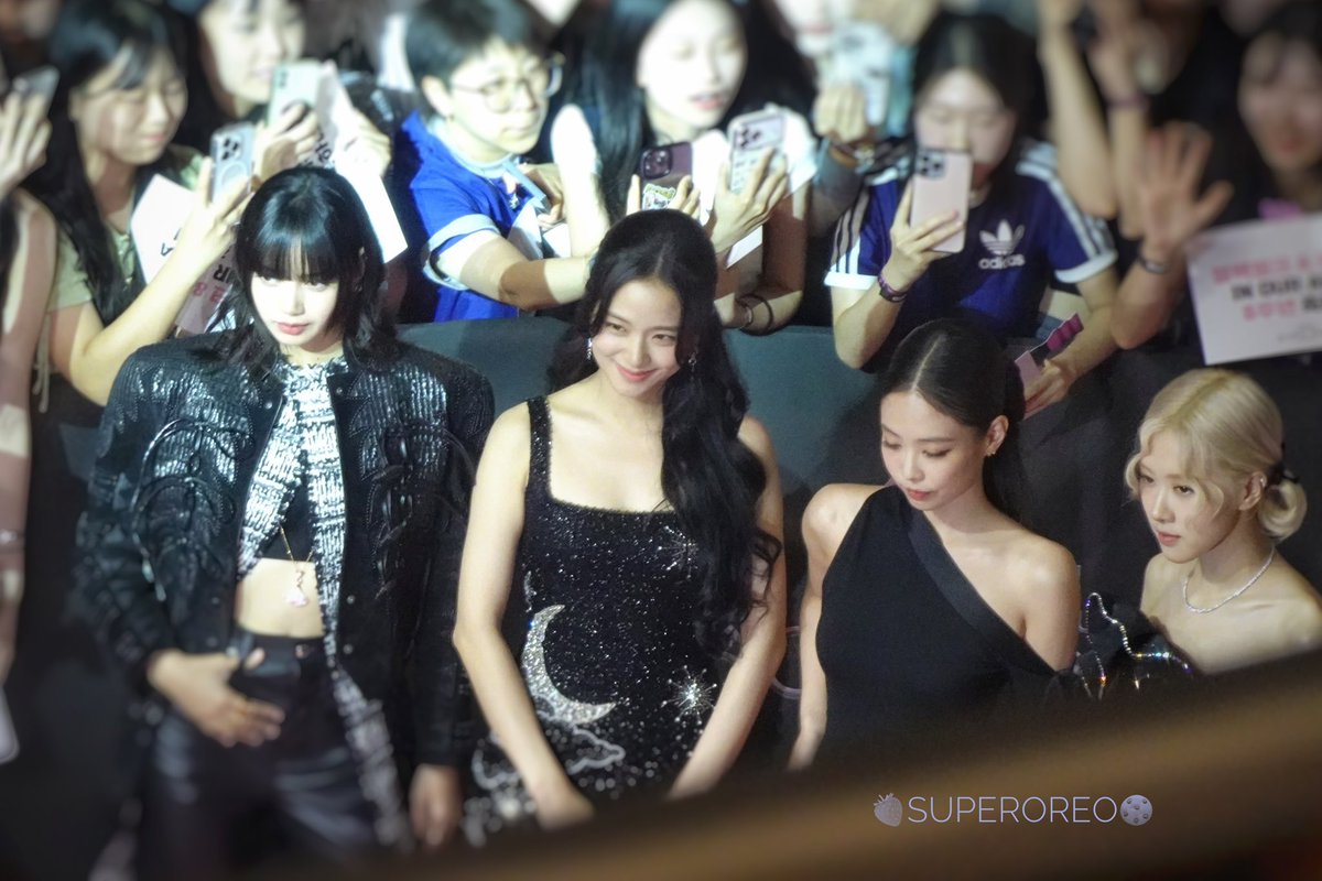 SuperOreOo_'s tweet photo. 240809 PINK CARPET

BLACKPINK 4EVER🖤💖
@BLACKPINK 

#BLACKPIN #블랙핑크
#8YearsWithBLACKPINK 
#영원히_핑크빛일_블랙핑크_팔주년 https://t.co/ef5PMihdAB