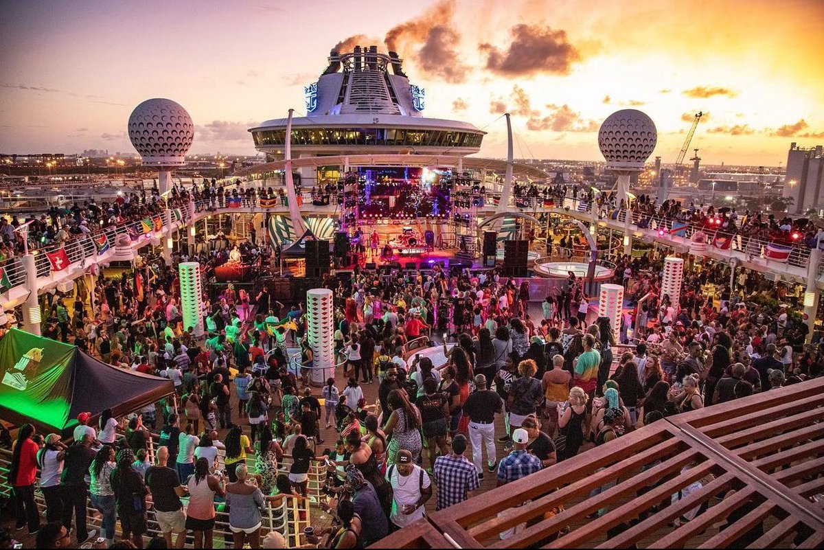 wtjrc's tweet image. Have you joined the waitlist⁉️

We will be sailing Dec 09-14, from #Miami to #Jamaica . Be sure to signup &amp;lt;link in bio&amp;gt; and remember, if you snooze you lose. 

#Jamrock2024
#CruiseLife 
#PartyAtSea
 #SunsetViews