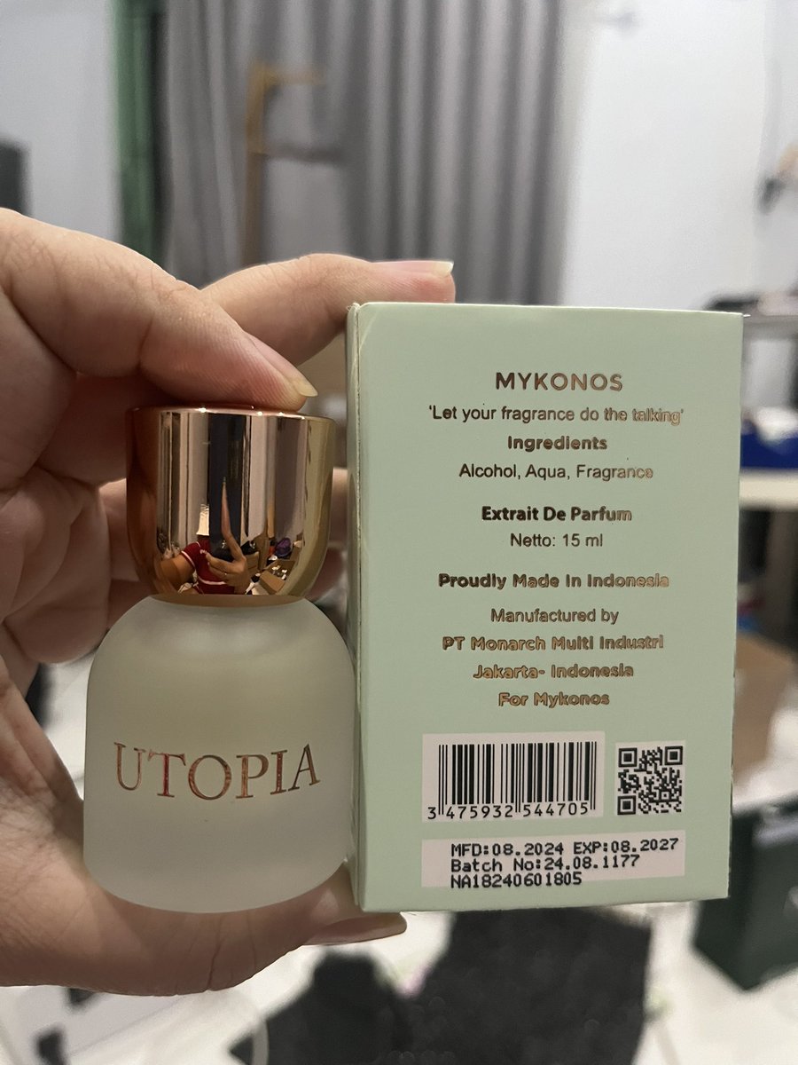 Tahta tertinggi parfume MYKONOS buat gue sekarang: UTOPIA
Wanginya greeny fresh musky enak bgt superrr! Dia kayak abis mandi terus bersih wangi semerbak enak bgt.
Mau semprot 100x gak bikin batuk atau nyengat enak bgt tolong😭