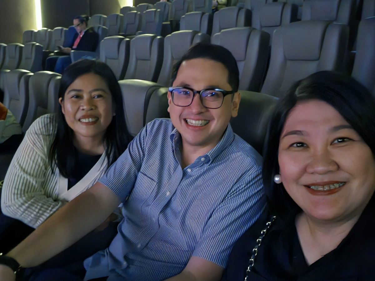 BonenggayG's tweet image. Special screening of "And So It Begins" before its premiere in cinemas on August 21. It made me sad and happy all at the same time. And still hopeful 🌸
#Kakampink