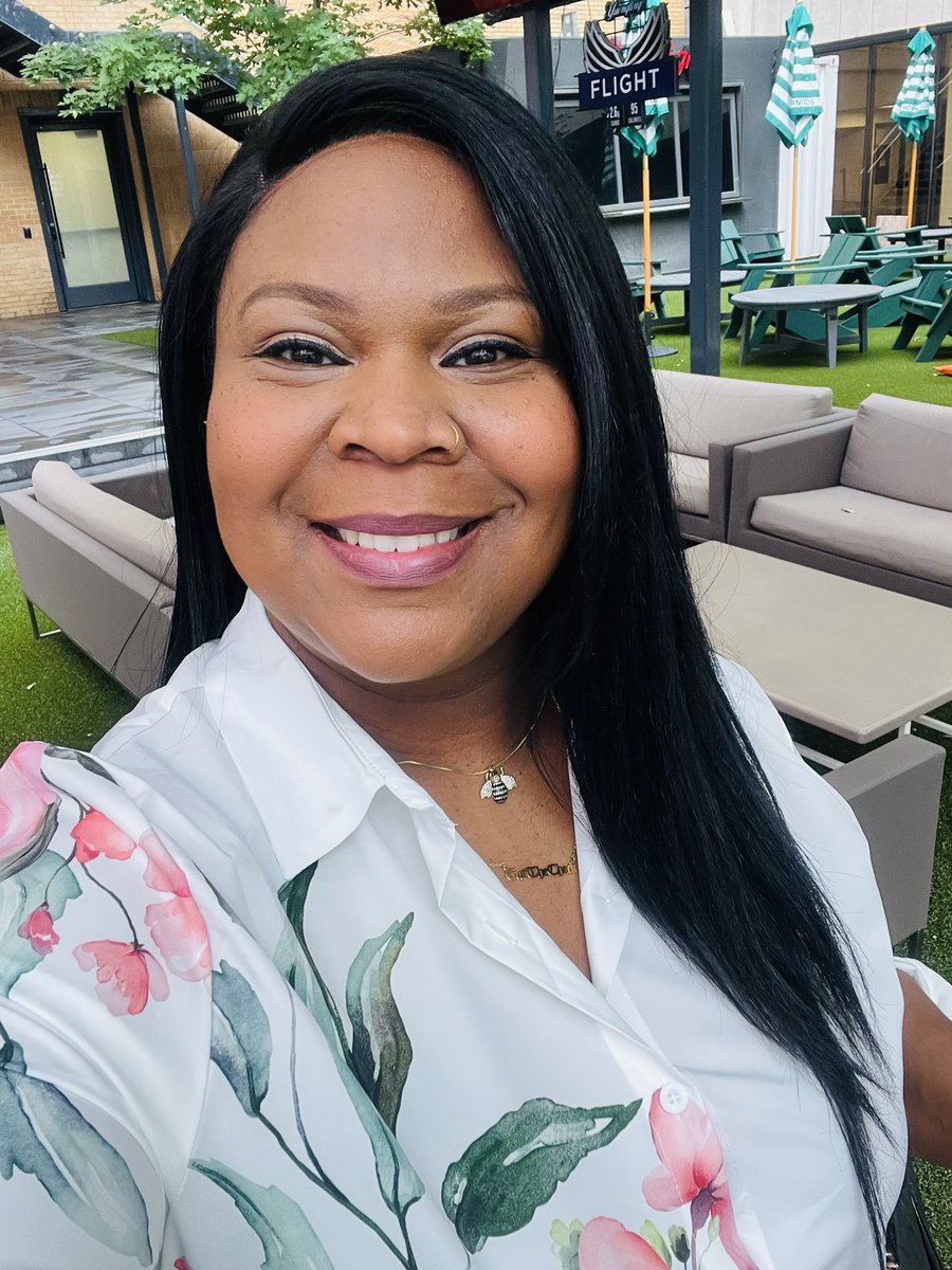 JasiraMonique's tweet photo. Create the highest, grandest, vision possible for your life, because you become what you believe. - Oprah Winfrey 🌱🌿🌳
A winning mindset WILL do it EVERY TIME!
#LifeatATT #Dallas #HappyFriday #WomenofATT #Leaders #SalesLeaders #DSA #WomanontheMove #WinningMindset https://t.co/z21fgB6EJU