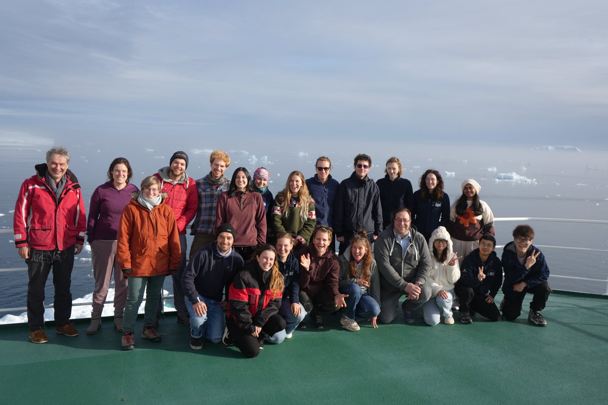 We use many ships in #oceanography 
But the best ships are always friendships 
🇨🇳🇩🇪🇳🇱🇬🇧🇨🇱🇨🇦🇮🇳🇵🇱🇮🇹🇫🇷🇿🇦
Best wishes from the Maria S. Merian in Greenland