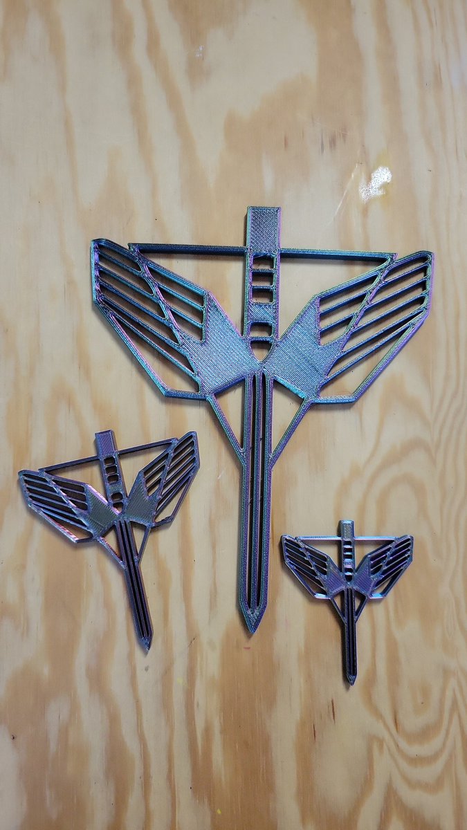 WayHaughtElf's tweet photo. I will have a limited amount of the chameleon colored #WynonnaEarp angel shields up on the website this weekend! I will also offer the medium as a magnet & small as keychains! Keep an eye on @PurgatoryCurios!
#Earper #Earp #Vengeance #NicoleHaught #Angelshield https://t.co/KINLXEG8yB