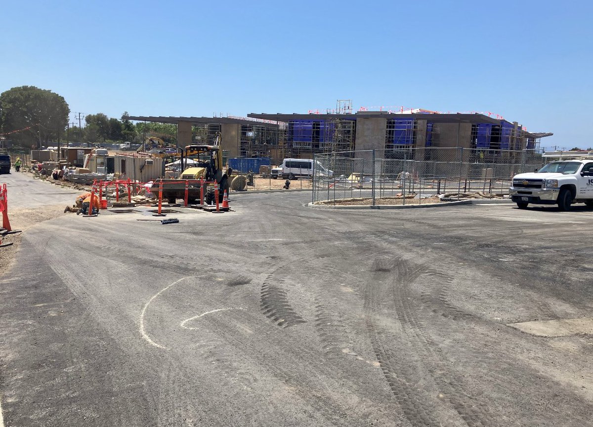 SMMUSD's tweet photo. Exciting progress at the new Malibu High School!🌊 🚧🛠️ The exterior framing and roofing is nearing completion. The new west access road is completed &amp; in use. The new high school is scheduled to be completed by summer 2025! #FIPFriday #BondDollarsatWork @Dr_AShelton @MHSSharks https://t.co/DvUoEMHwjb