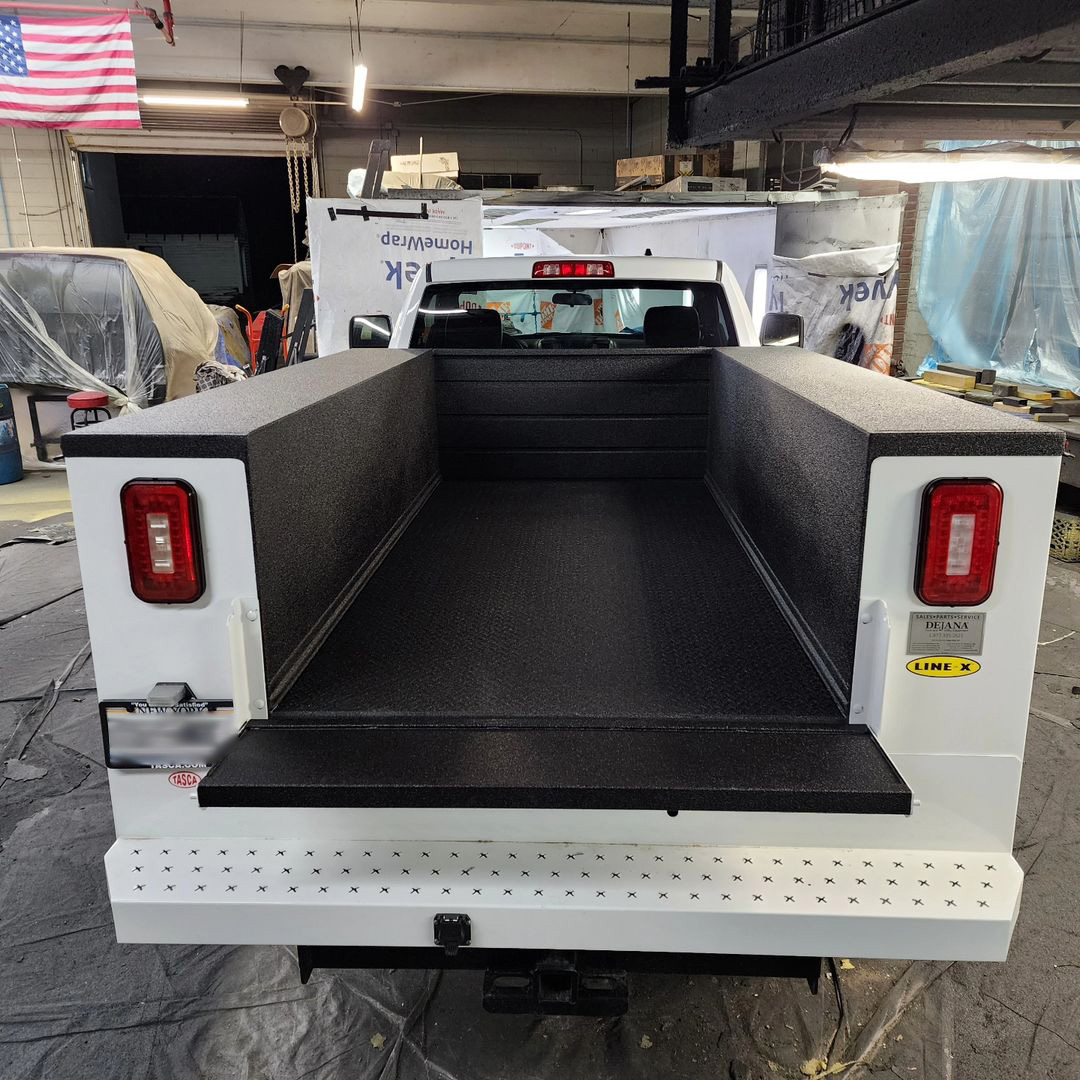 LINEXProtects's tweet image. Protect your work truck from wear and tear with LINE-X protective coatings, ensuring longevity and durability for the toughest jobs. 

📸: LINE-X of Orange County, NY (linex_of_ny on IG) 

#LINEX #RAM #LINEXIT