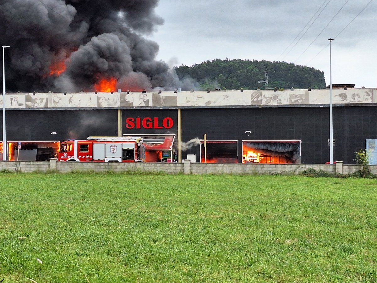 javier diaz alvaro tweet media