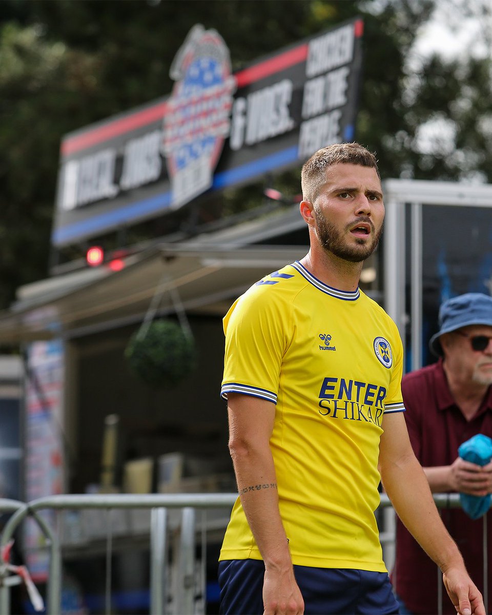 stalbanscityfc's tweet image. 😅 Sam wonders how we expect him to concentrate on the game when tasty chicken is within reach!

🍗 Don't miss out, get your @ChickenGJnr tomorrow &amp;amp; watch the boys take on Maidstone Utd in our season opener!

🎟️ Tickets: loom.ly/Ft6VCRg

#COMEONYOUSAINTS 😇